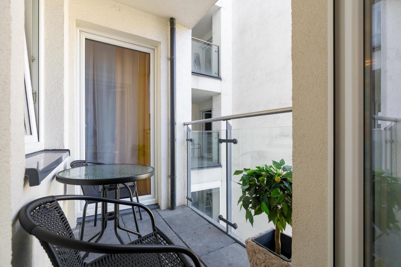 Sleepway Apartments - Garbary 95-75D Познан Екстериор снимка